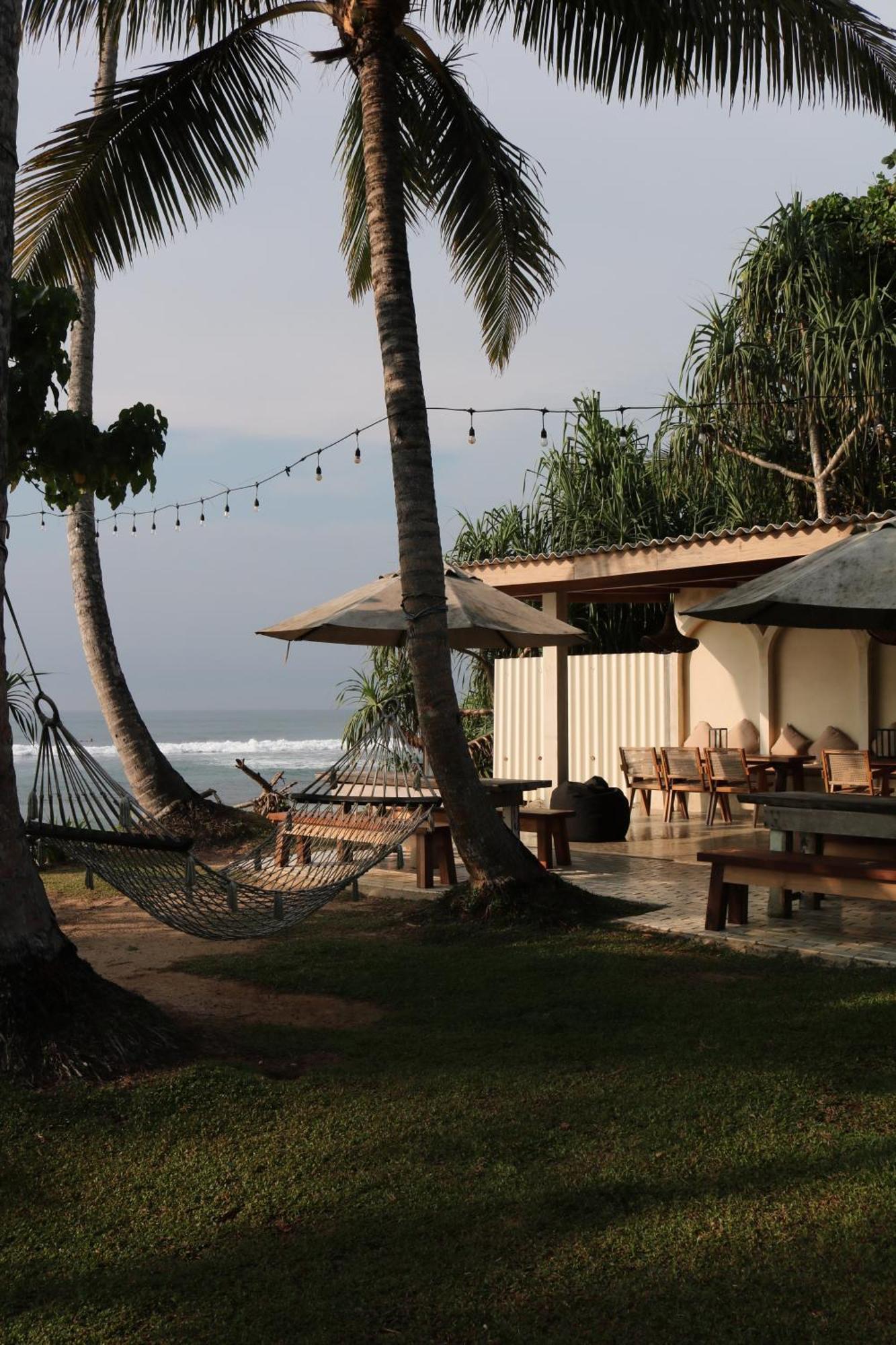Swell Shacks Otel Matara Dış mekan fotoğraf