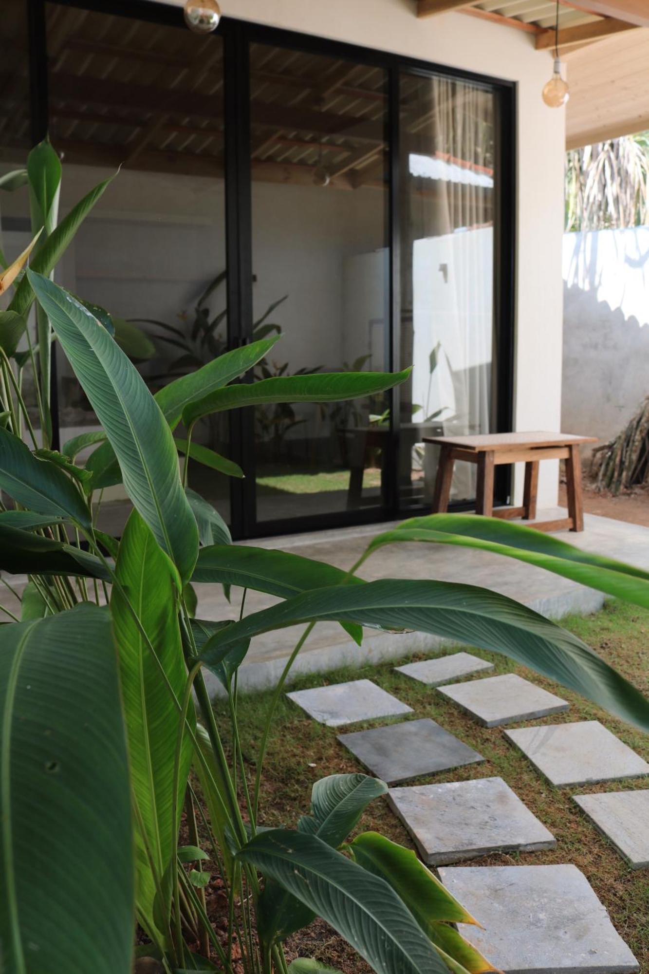 Swell Shacks Otel Matara Dış mekan fotoğraf